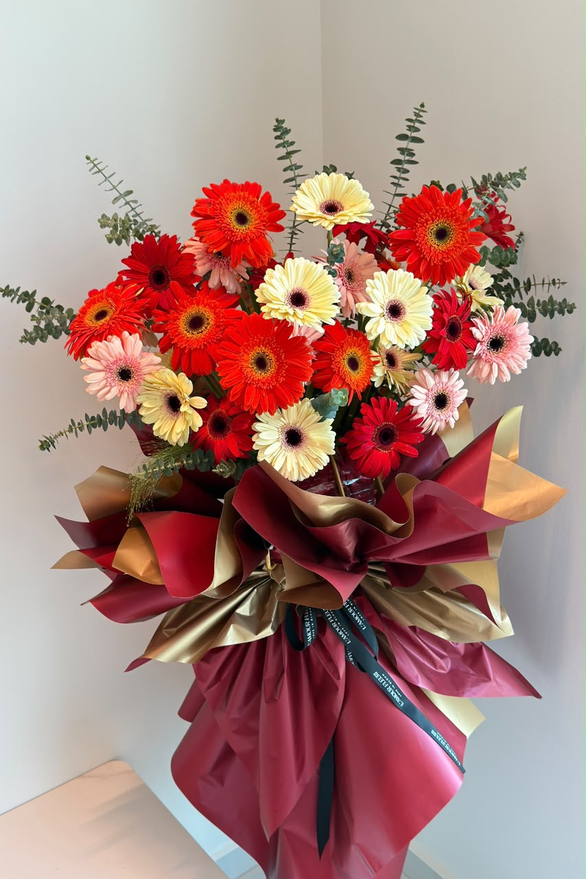 Sculptural Floral Art
