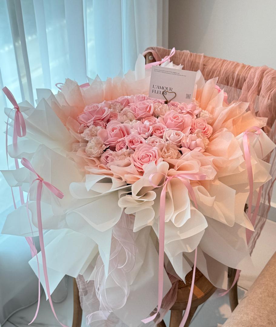 A bespoke L'Amour Fleuri arrangement in progress